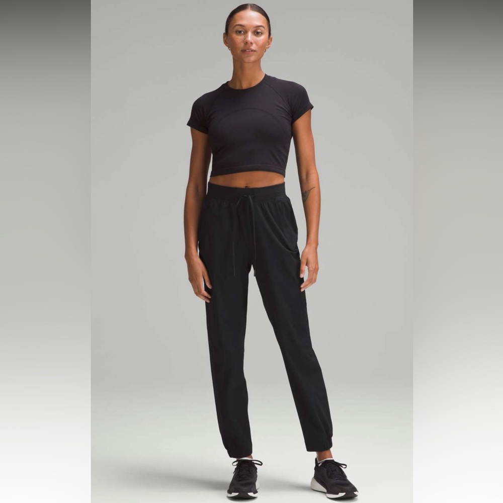 Lululemon* License to Train Jogger
